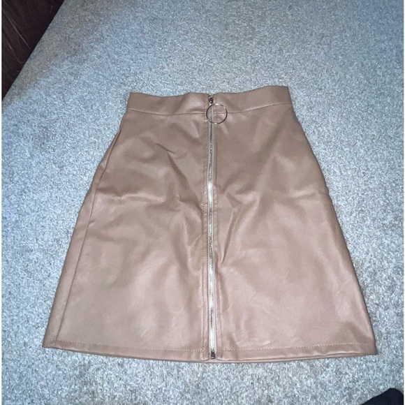 Women’s skirt - Picture 3 of 5